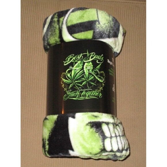 New Best Buds Stick Together Plush Throw Blanket Pot Leaf Smoke Weed Hippie SOFT - Picture 2 of 2